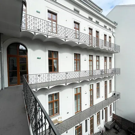 Vintage & Modern - Of Both Worlds In The Heart Of Apartment