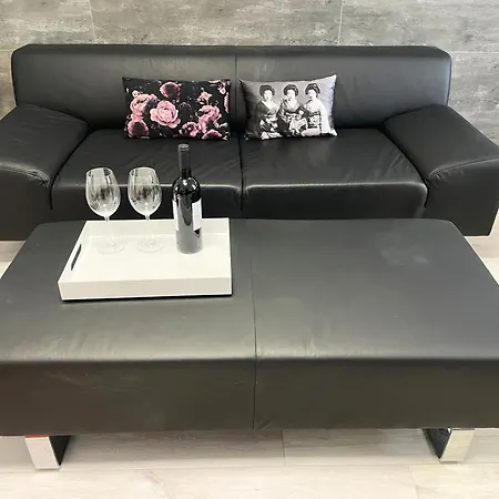 Vintage & Modern - Of Both Worlds In The Heart Of