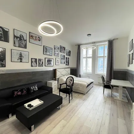 아파트 Vintage & Modern - Of Both Worlds In The Heart Of *